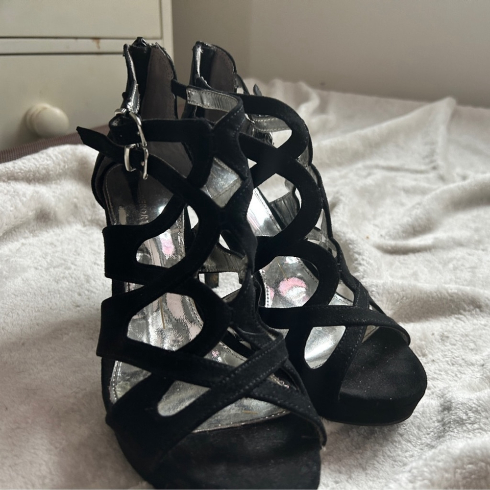 Report heels nwot